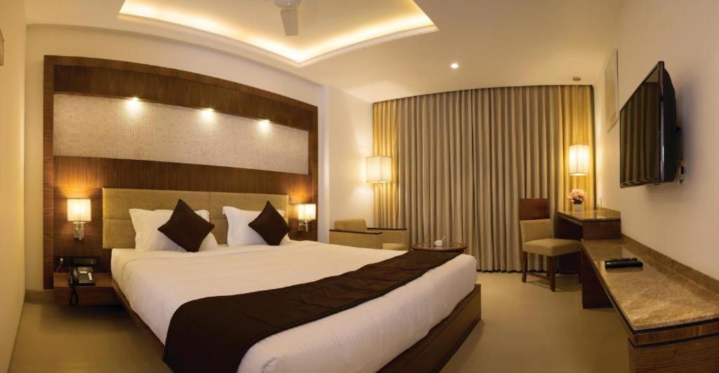 Hotel Urvashi Residency
